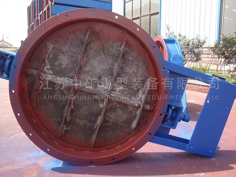Angle type automatic regulation butterfly valve