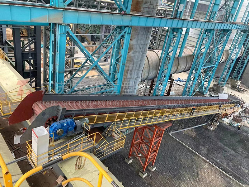 Scrap steel chain plate conveyor