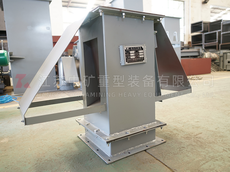 Pressure balance valve